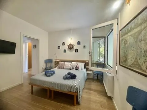 Villa With Garden 1000m To 300m From The Sea In Pula *
